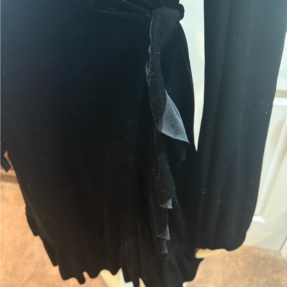 Misa Los Angeles Black Velvet Wrap Dress with Braided tie side Size Large - Picture 5 of 11